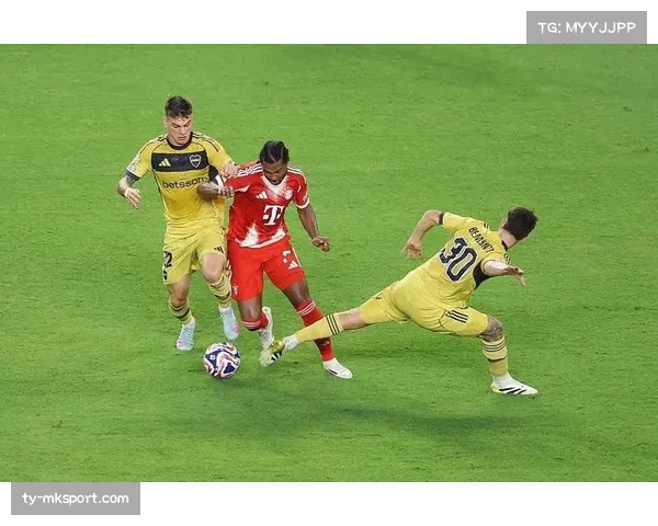 凯恩护球视野获格纳布里盛赞：不仅是射手更是全队核心支柱