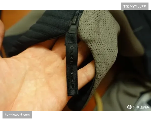 运动品牌Under Armour发布盈利预警，股价单日暴跌20%